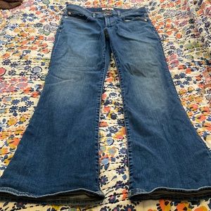 Lucky Brand sweet mid rise flares